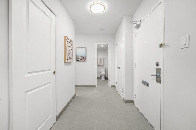 Photo - RENOVATED 2BD 1 Bathroom in PRIME ETOBICOKE Unit 2BD -  RENOVATED -  PRIME ETOBICOKE