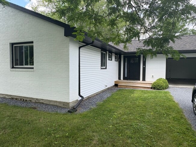 Photo - 73 Candlewood Dr