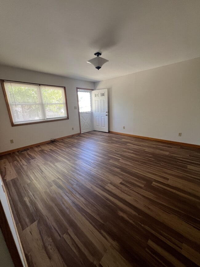 Photo - 61 E Park St