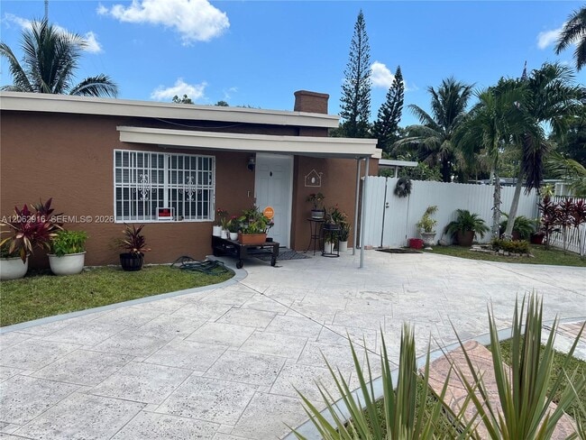 Photo - 101 Miami Gardens Rd