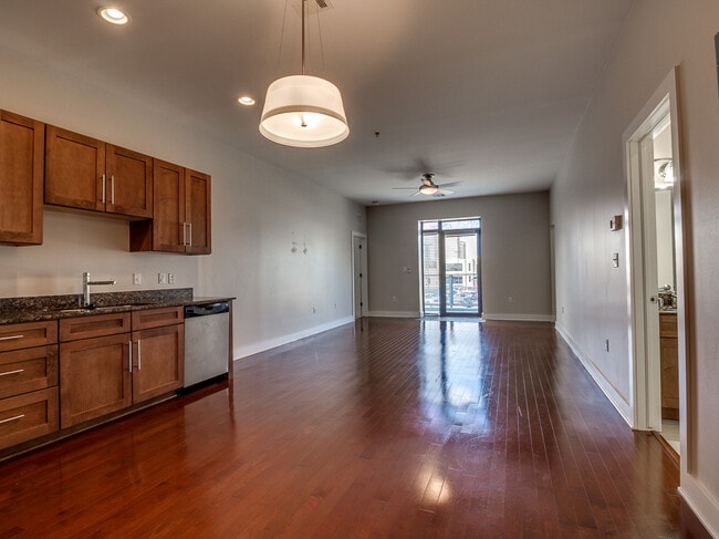 Building Photo - 444 N Central Ave Rental