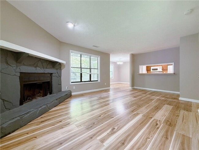 2887 Lakemont Dr SW