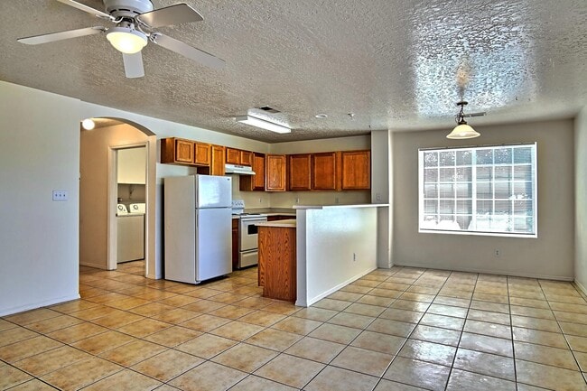 Photo - 1909 Wilmoore Dr SE
