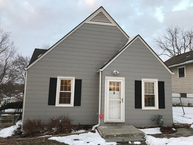 Photo - 200 N Randolph St