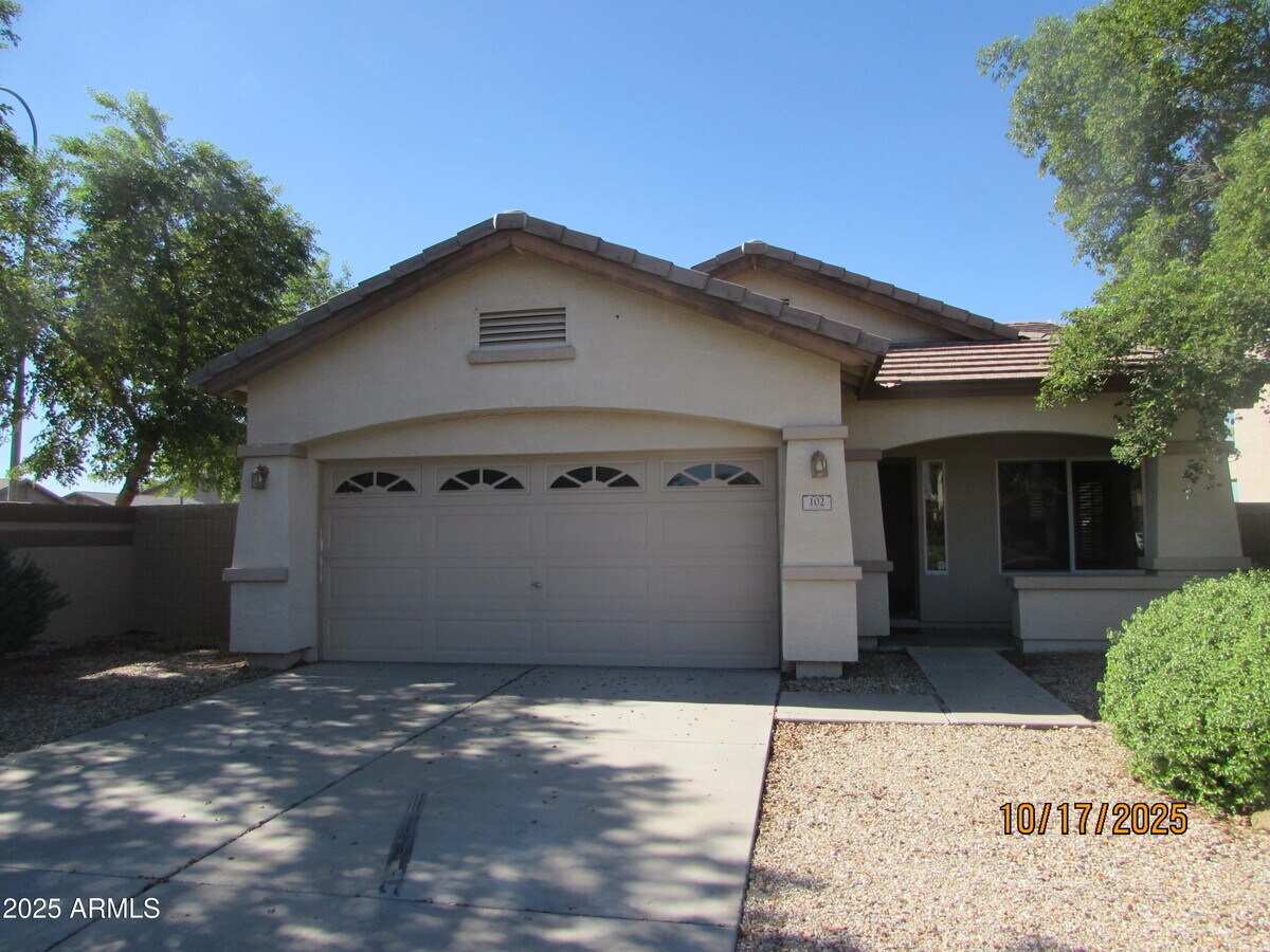 Photo - 102 N 118th Ave