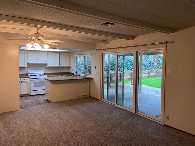 Photo - Super clean! 3 Bdrm, 2 Bath near Greenback & Trajan