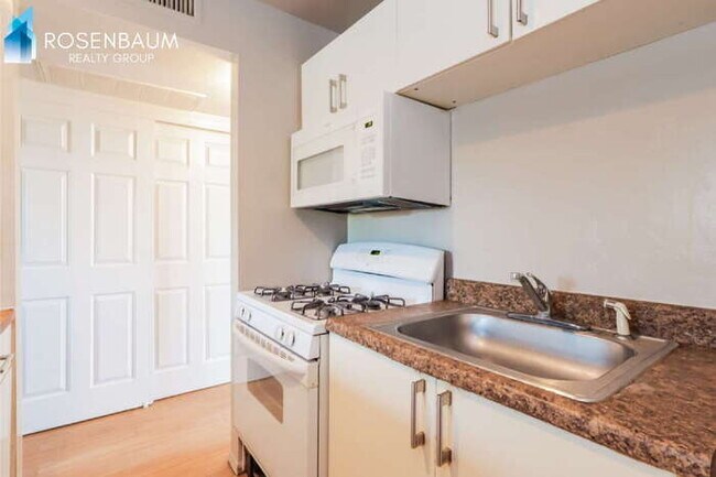 Photo - 770 N Dodge Blvd Unit 1