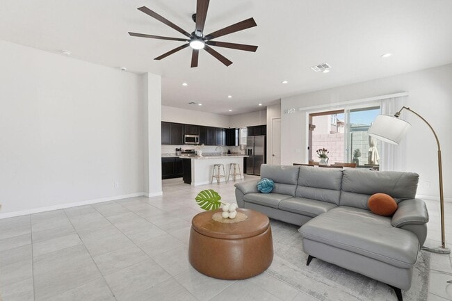 Photo - 1521 S Senate St