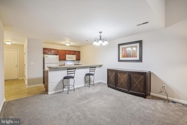 Photo - 102 Hunter's Way