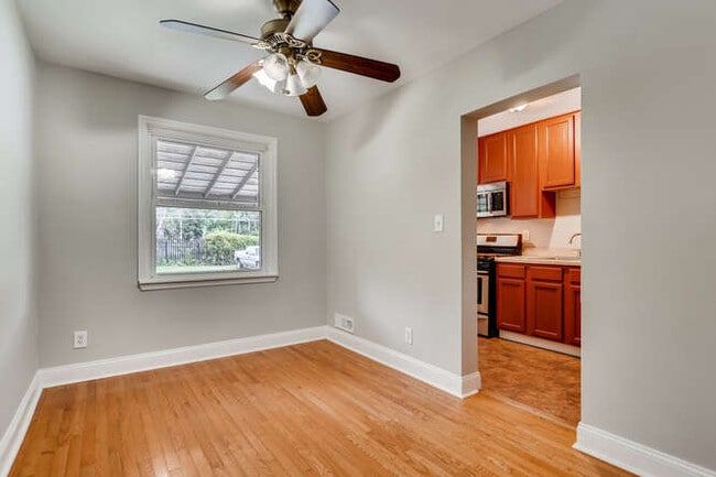 Photo - 902 Middlesex Rd