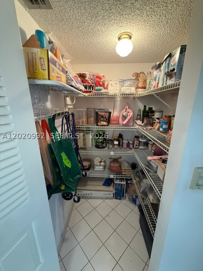 1810 SW 81st Ave Unidad 2215