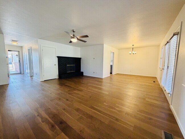 Photo - 2705 Carlton Way