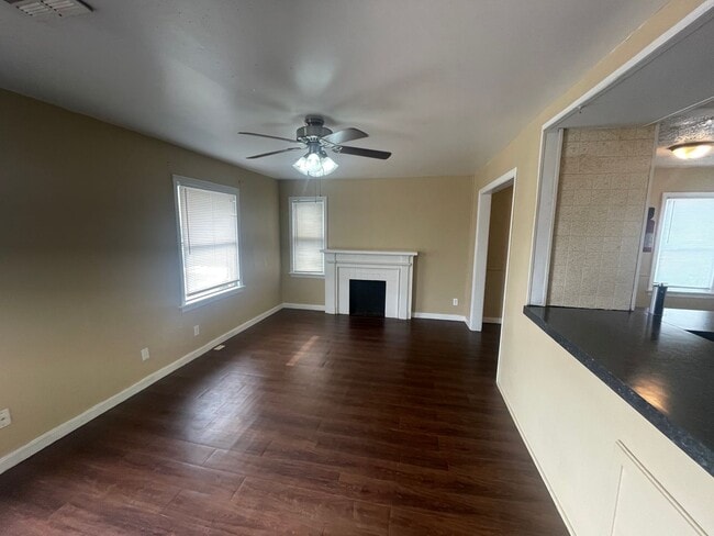 Photo - 2 bed 1 bath, laundry connections, large fenced yard, corner lot!