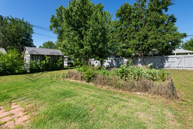 Photo - 749 N Westridge Dr