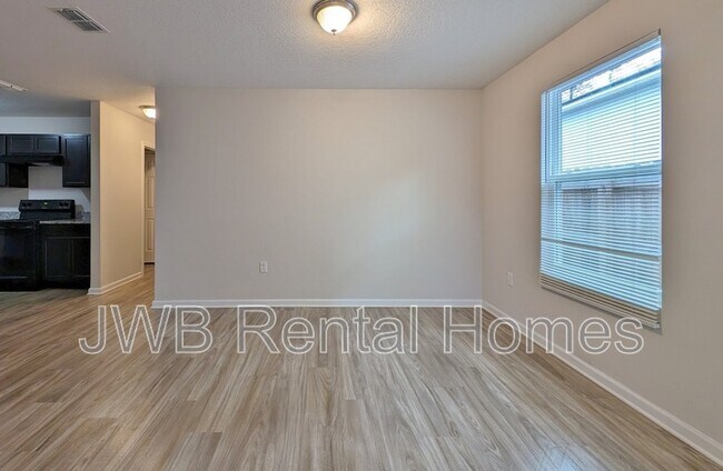 Photo - 8601 India Ave