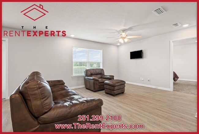 Photo - 2599 Cedarwood St