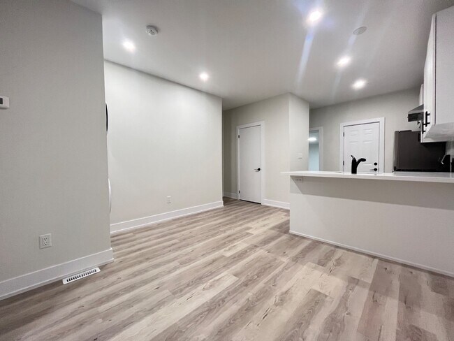 Photo - 33 Somerset Ave