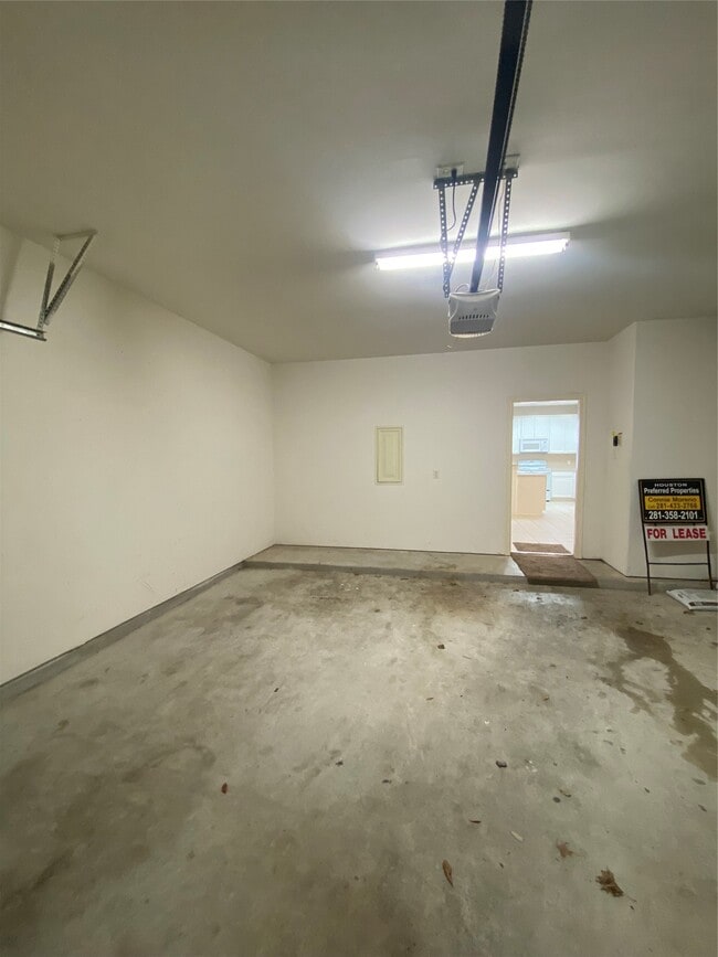 Photo - 8925 Elm Drake Ln