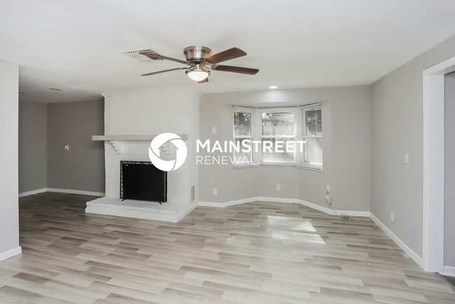 Photo - 3 Bedroom Pet-Friendly Home in Clearwater, FL with Main Street Renewal