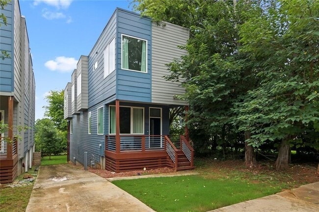 Building Photo - 753 Fraser St SE Rental