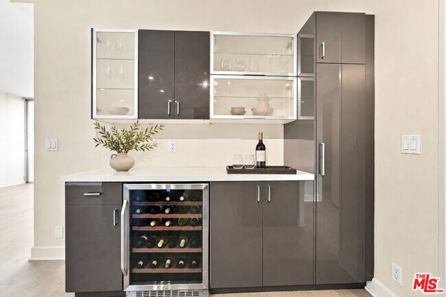 10433 Wilshire Blvd Unit 407