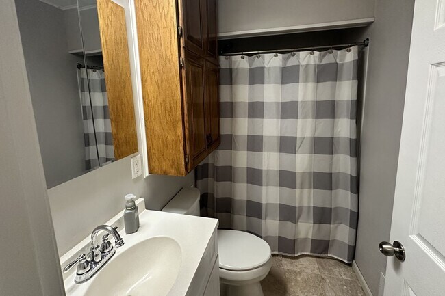 Photo - 2 - Bedroom House Near Ames High School