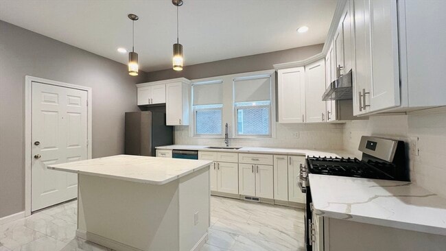 Photo - 206 Winchester St