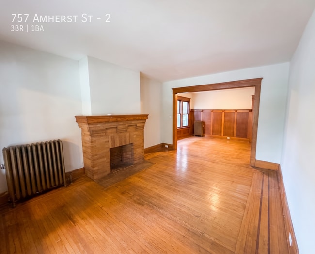Photo - 757 Amherst St Unit 2