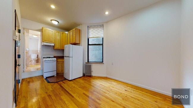 Photo - 214 E 10th St Apartment Unit 14