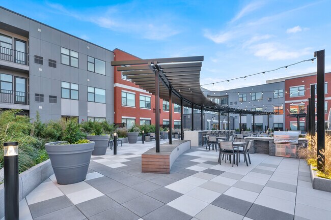 Amenities Deck