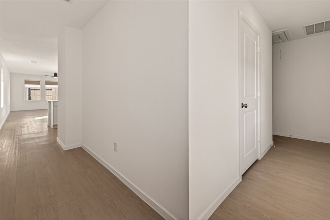 Photo - 6915 Lilac Vine Ln