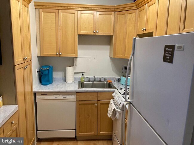 Photo - 950 25th St NW Unit 205N