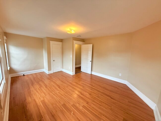 Photo - 896 Howard Ave