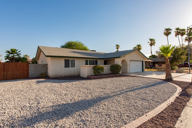 3477 E Cuadrilla Ln