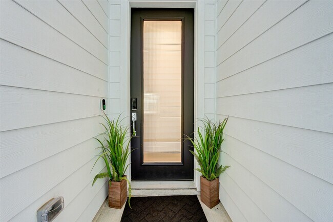 Photo - 5839 Dolores St