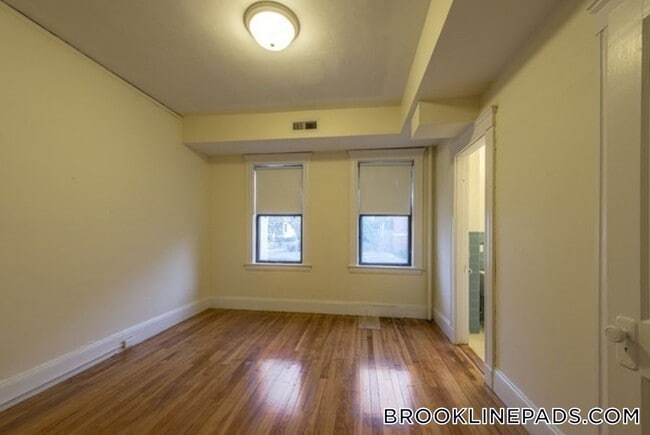 Photo - 24 Hamilton Rd Unit 3