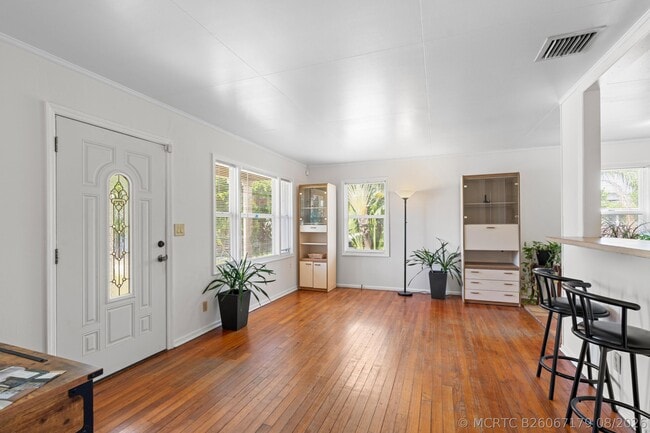 1007 Avon Rd