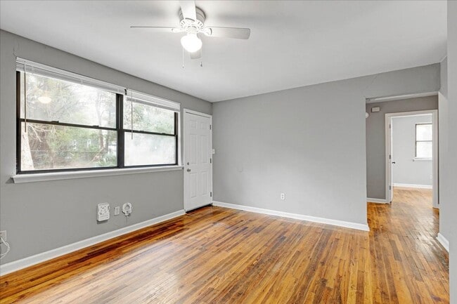 Photo - 3 bed 2 Bath house with fenced-in yard on Pepper dr! Available now!