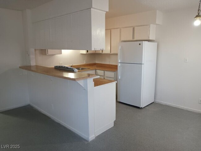 Photo - 1400 E Mesquite Ave