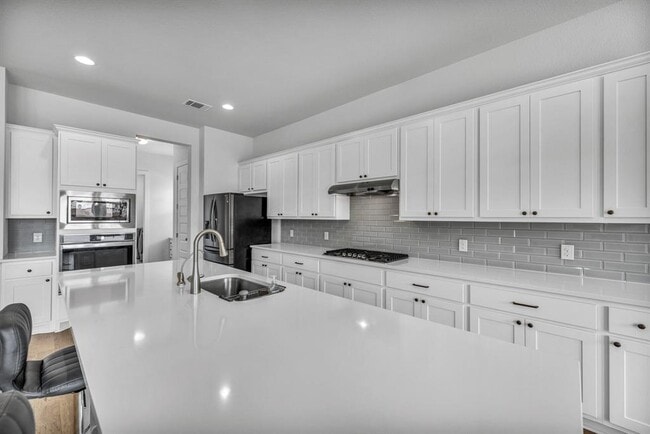 Photo - 151 Roseheath Ln