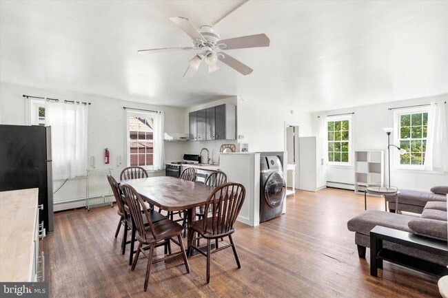 Building Photo - 1038 W Lancaster Ave Unit 1040-A1