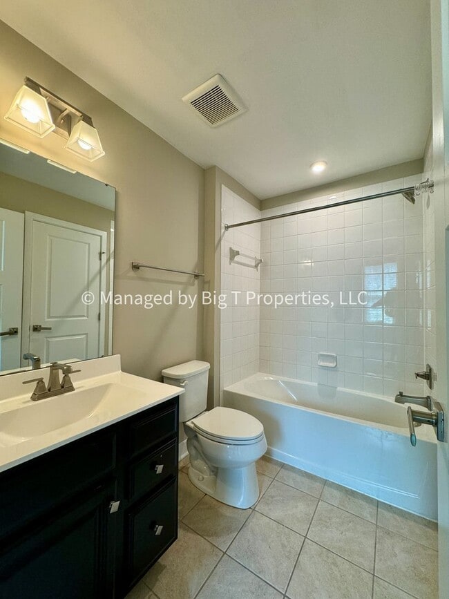 Photo - Walk to Largo Metro!