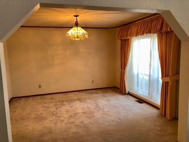 Photo - Spacious 4 bedroom 3 bath home in Folsom
