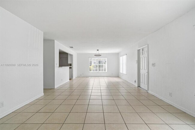 Photo - 841 NW 10th St