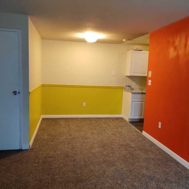 Building Photo - 21 Village Rock Ln Rental