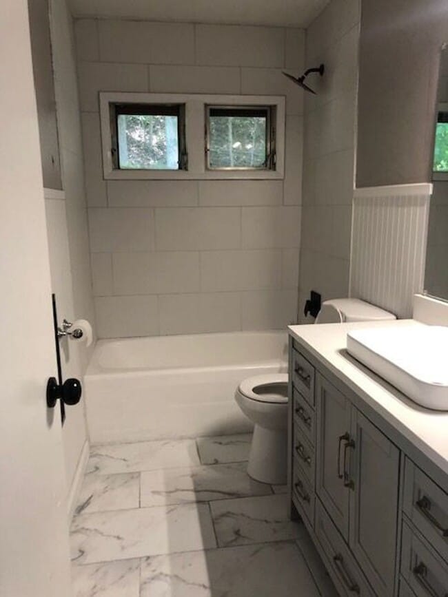 Photo - 243 W High St