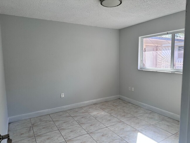 Photo - 410 NW 33rd St