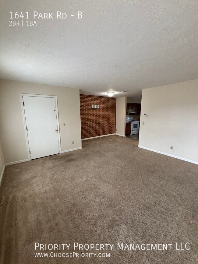Photo - 1641 Park Rd Unit B