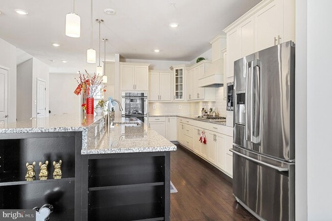 Photo - 2762 Lady Slipper Rd