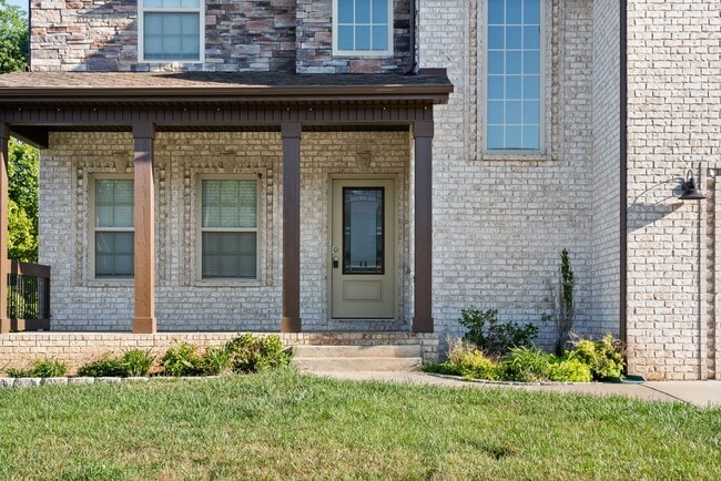 Photo - Pet Friendly Four Bedroom with Bonus!